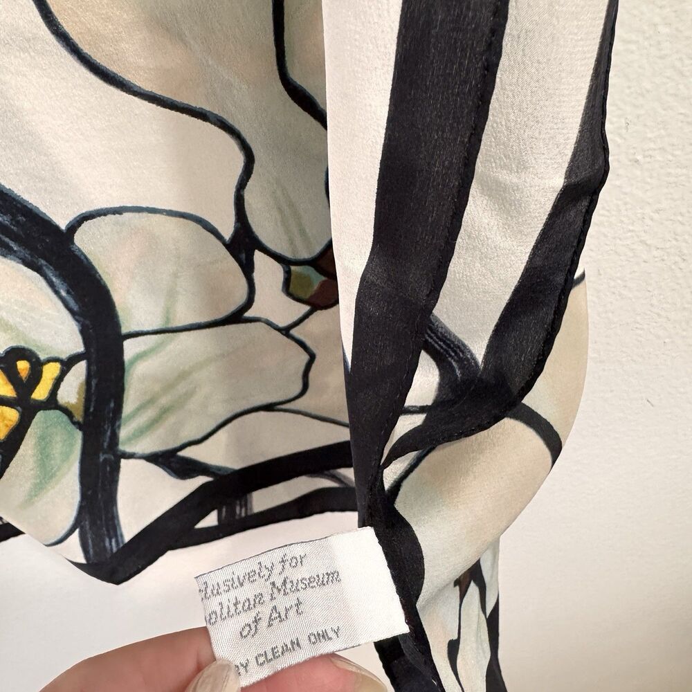 Metropolitan Museum of Art Scarf Silk Louis C. Tiffany White Magnolia Floral - Picture 4 of 8
